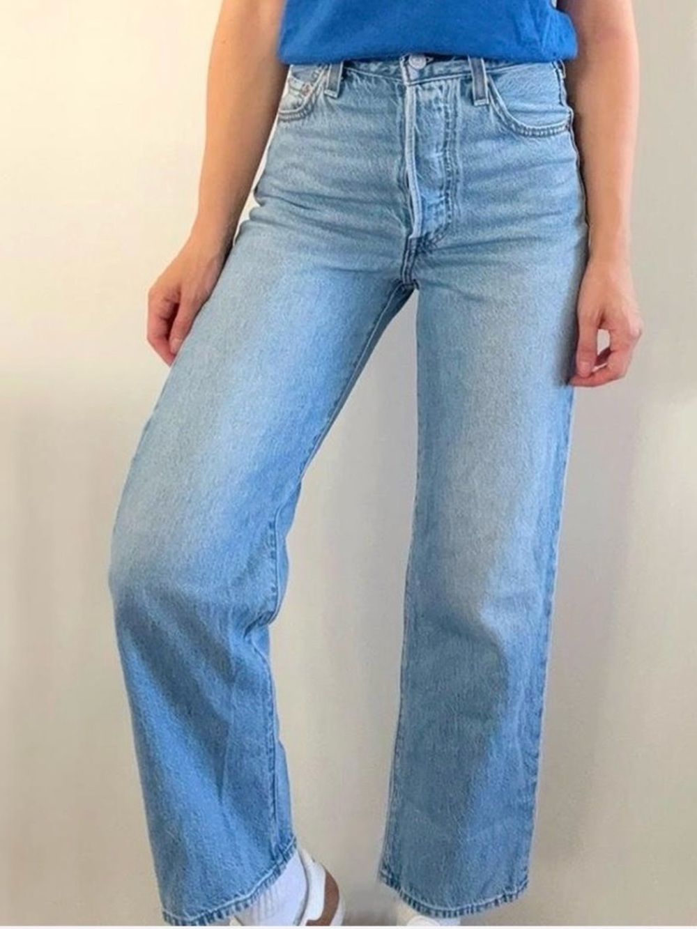 SOLD - Levi’s Ribcage Straight Ankle